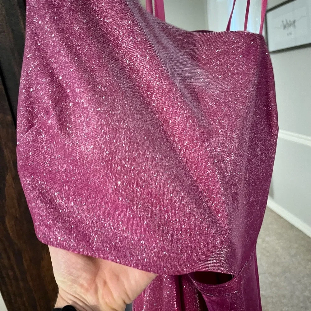 City Vibes magenta formal gown - Picture 7 of 10